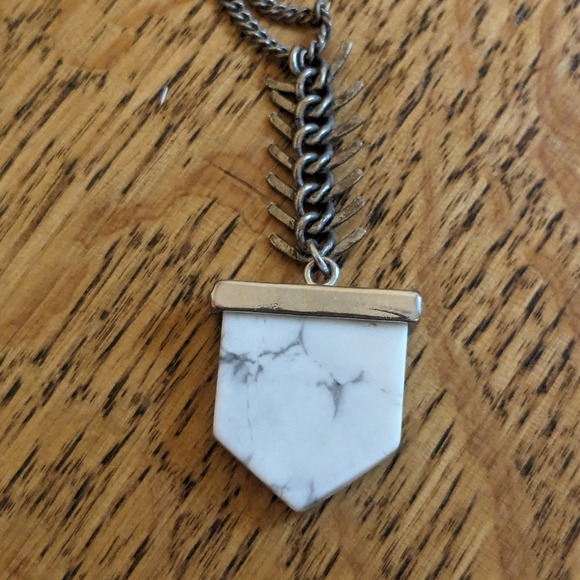 Larissa Loden stone necklace with marbling - Picture 2 of 3